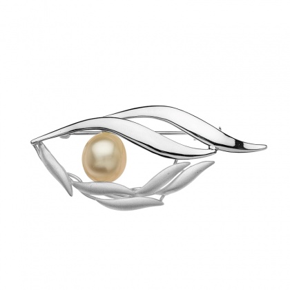 Сребърна брошка със сладководна перла