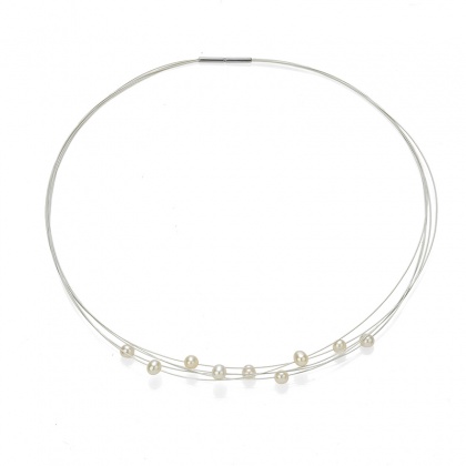 Колие с перли на бяла корда