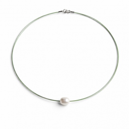 Колие с барокова перла на зелена корда