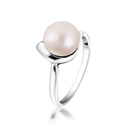 Сребърен пръстен с бяла перла