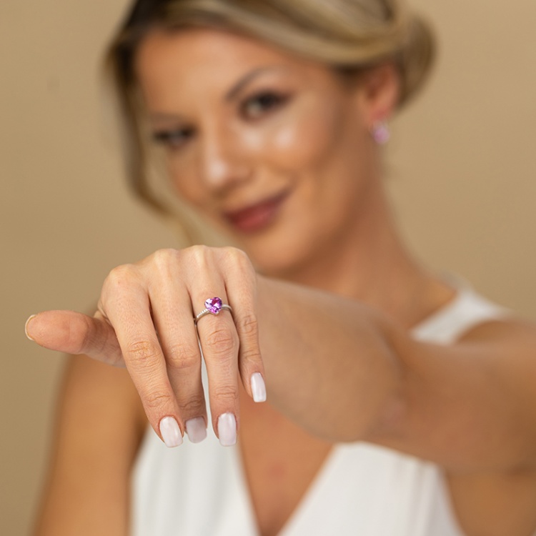 Златен пръстен с розов цирконий - бяло злато