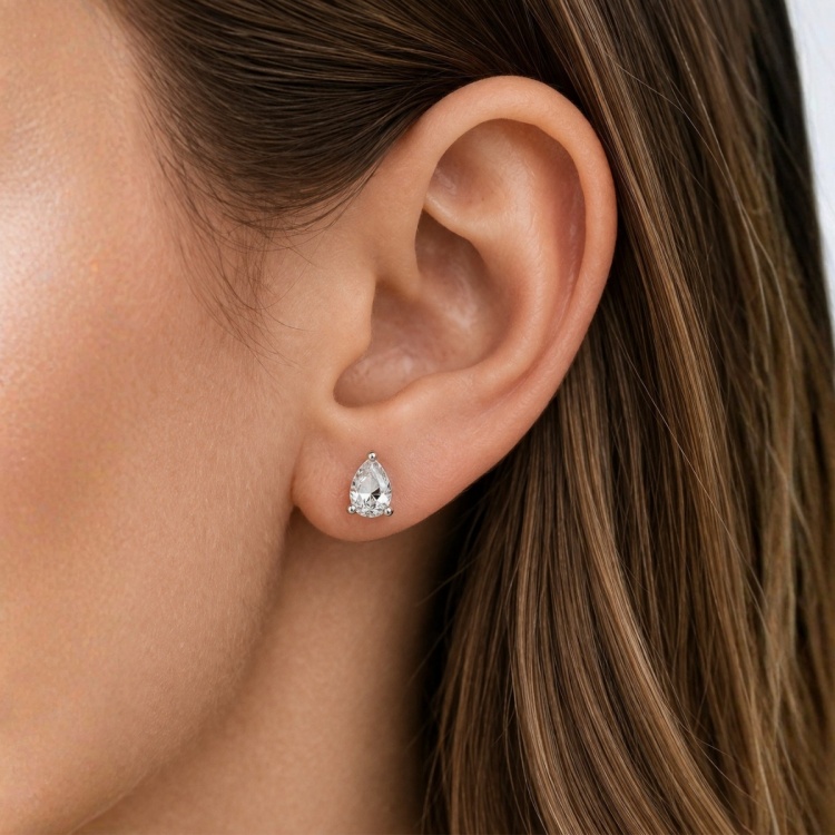 Сребърни обеци с капковиден цирконий