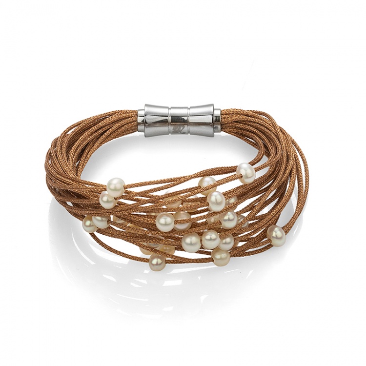 Гривна с бели перли