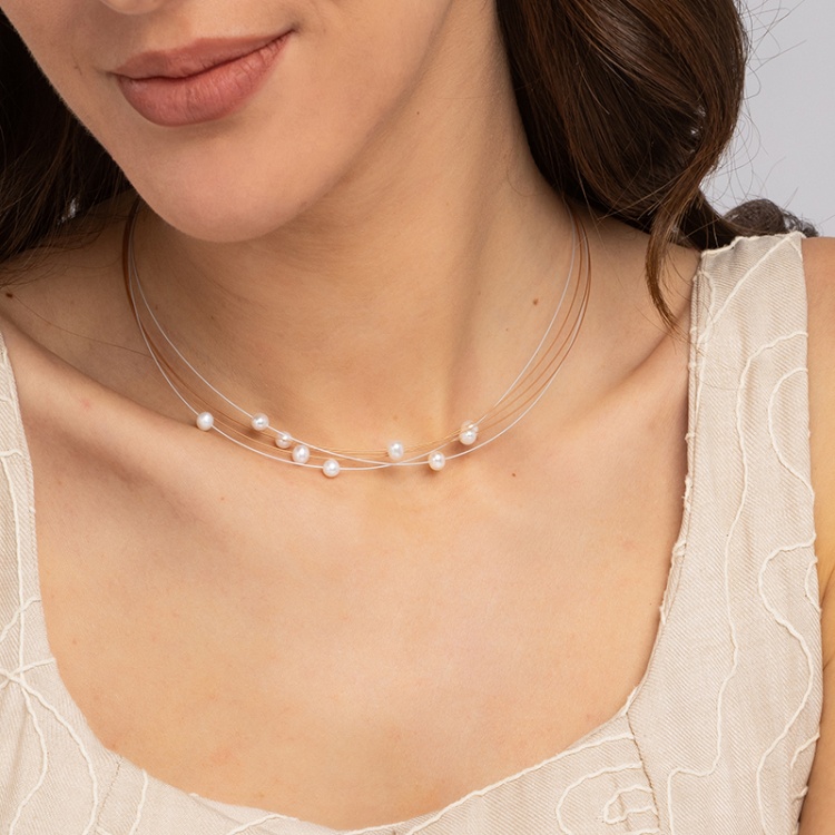 Колие с перли на кафява корда