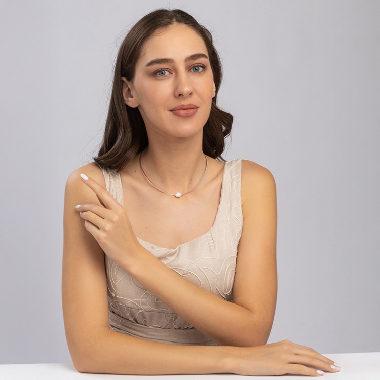 Колие с барокова перла на розова корда