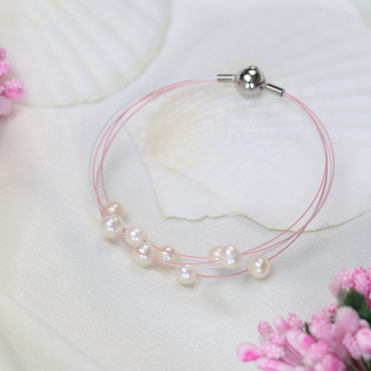 Гривна с бели перли и розова корда