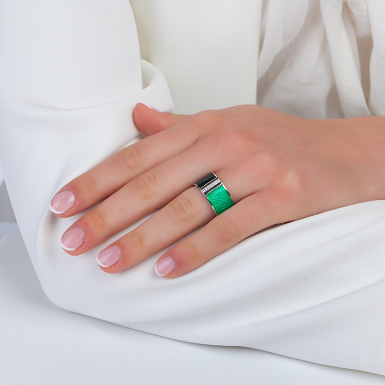 Сребърен пръстен в нежни зелени нюанси