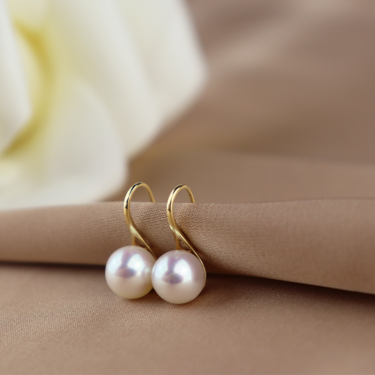 Златни обеци кука с високо качество бели перли