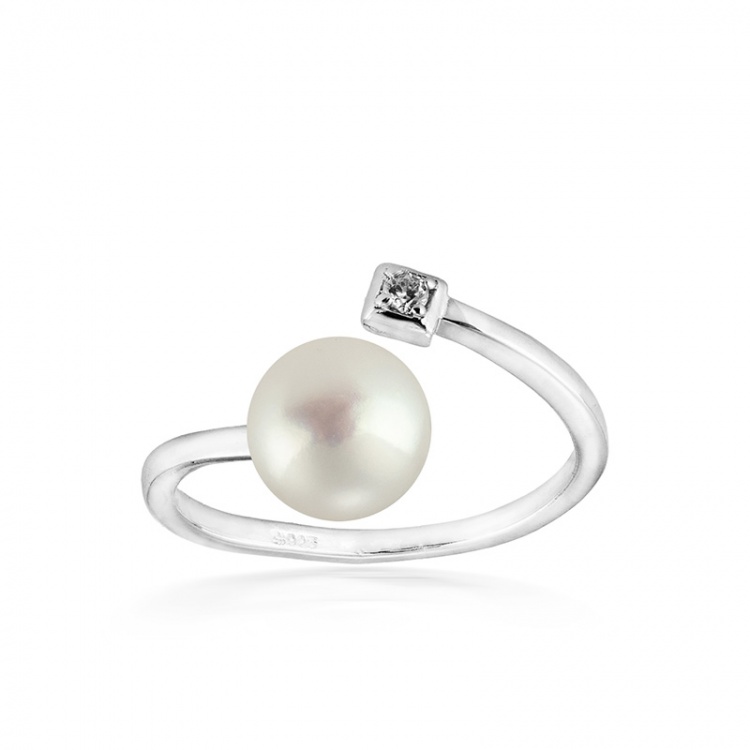 Сребърен пръстен с бяла перла
