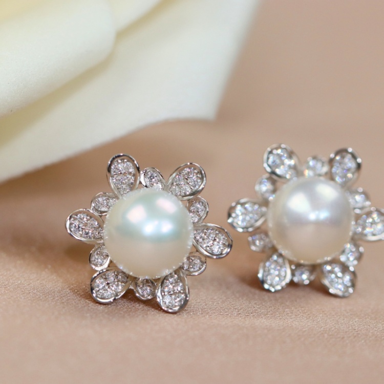 Сребърни обеци цвете с бели перли