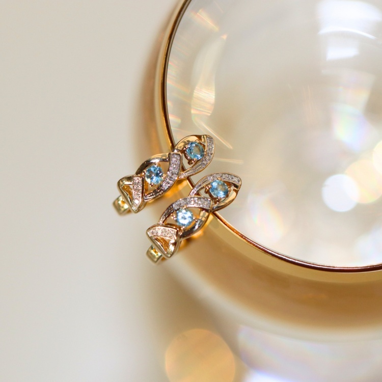 Златни обеци със син топаз и диаманти