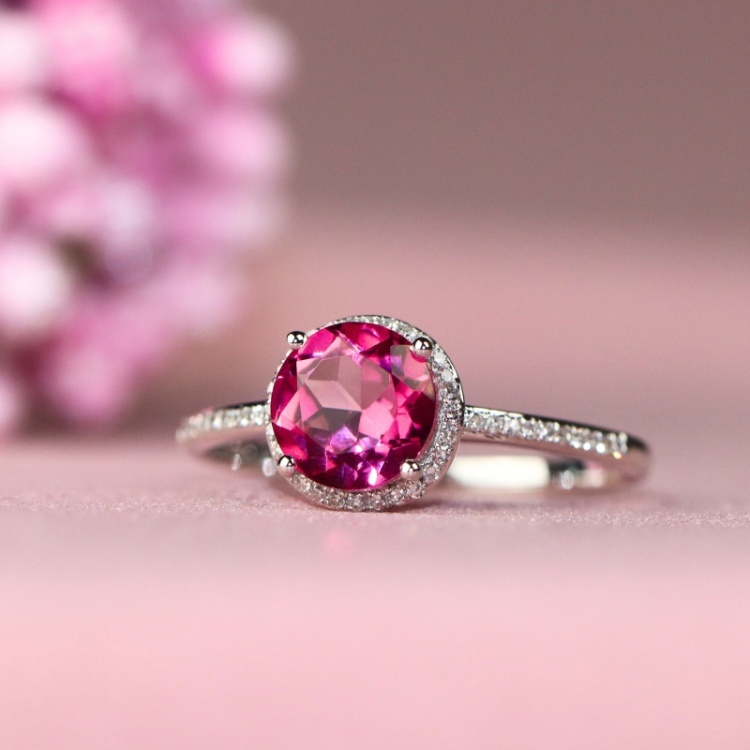 Златен пръстен от бяло злато с розов топаз и диаманти
