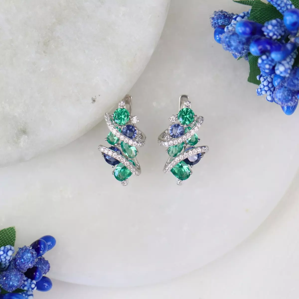 Пенистегі шарлар бейне Пенистегі шарлар бейне